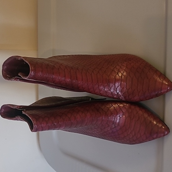 Shu Shop Maroon Crocodile Print Heeled Ankle Boots Size 9 - Picture 3 of 8